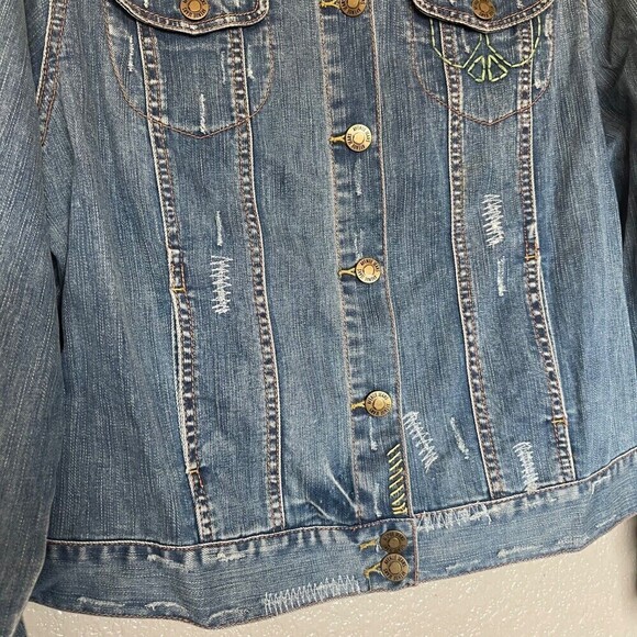 Avenue Jeans Distressed Embroidered Denim Jacket Size 14/16 - Picture 3 of 7
